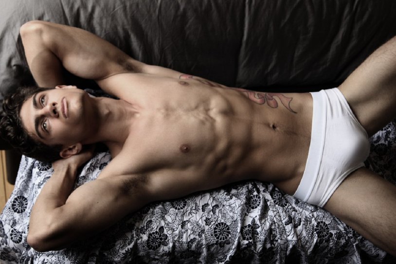 Bradley Cooper naked in the bath