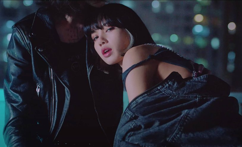 Lalisa Blackpink in underwear