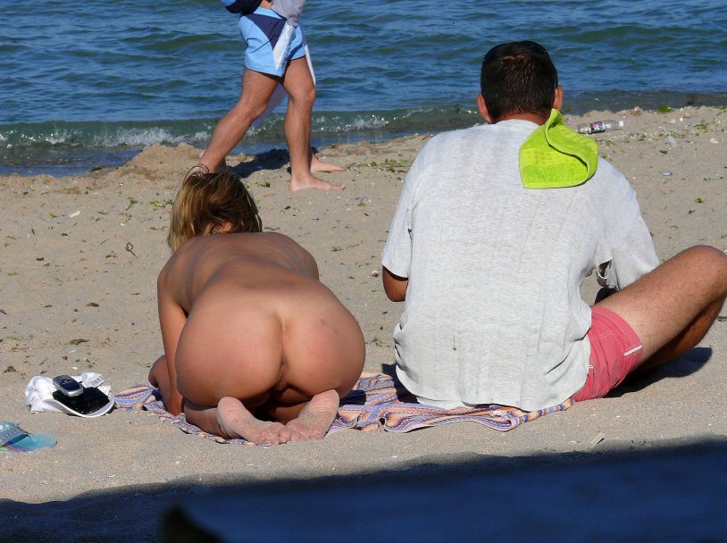 Drunk girls on the beach without panties