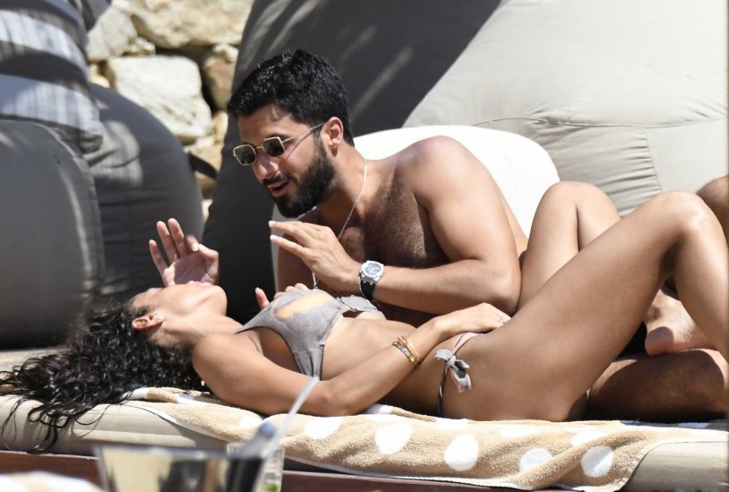 Naked Rafaella Mudyudo