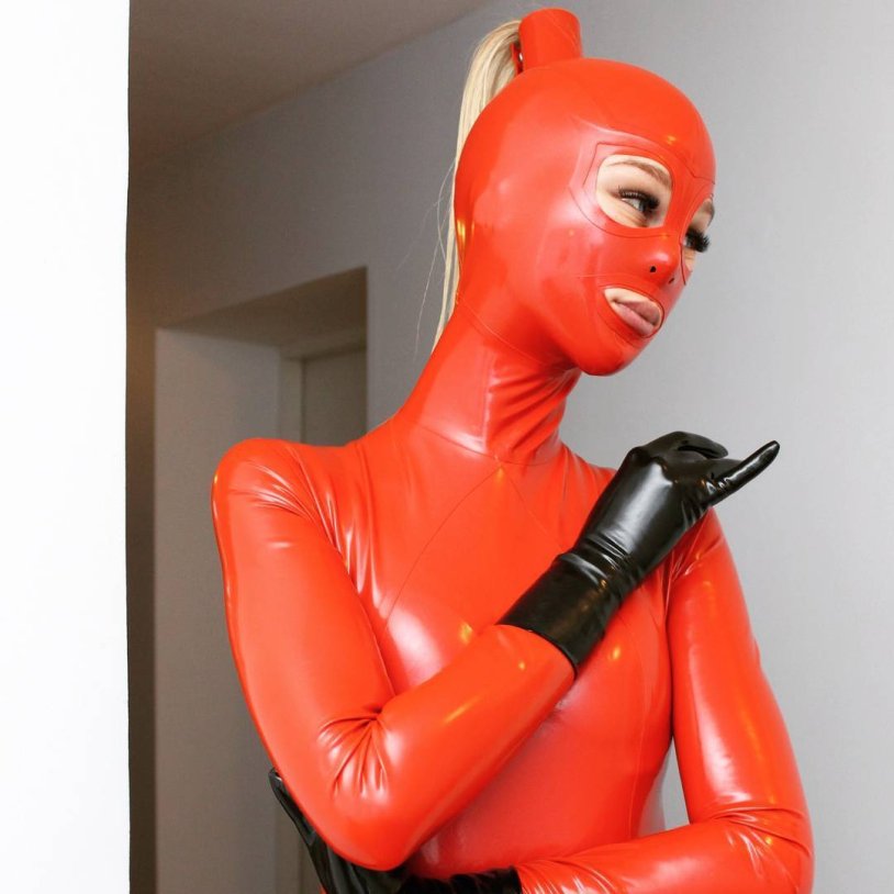 Daria Klyukina Latex