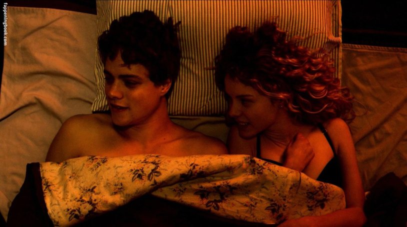 Elizabeth Kononov in underwear