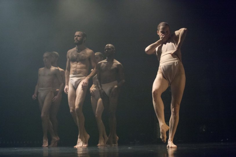 Valerie Vale in latex naked