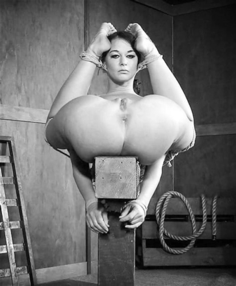 Naked women in the pose of frogs