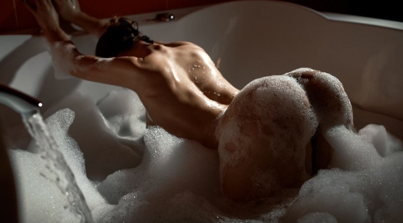 Erotic photoset in the bathroom