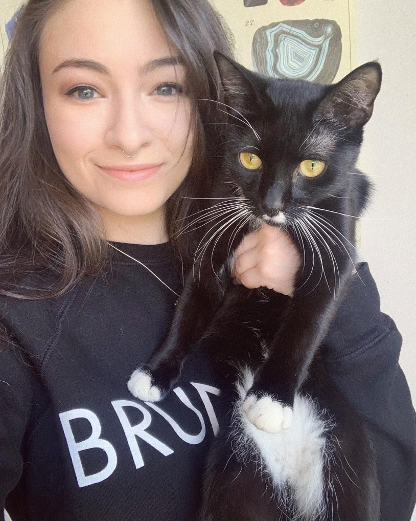 Low Cost Cosplay carried away by ghosts