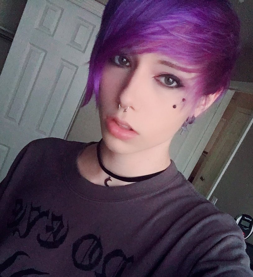 Tattooed Bombshell Janey Doe Playing Games