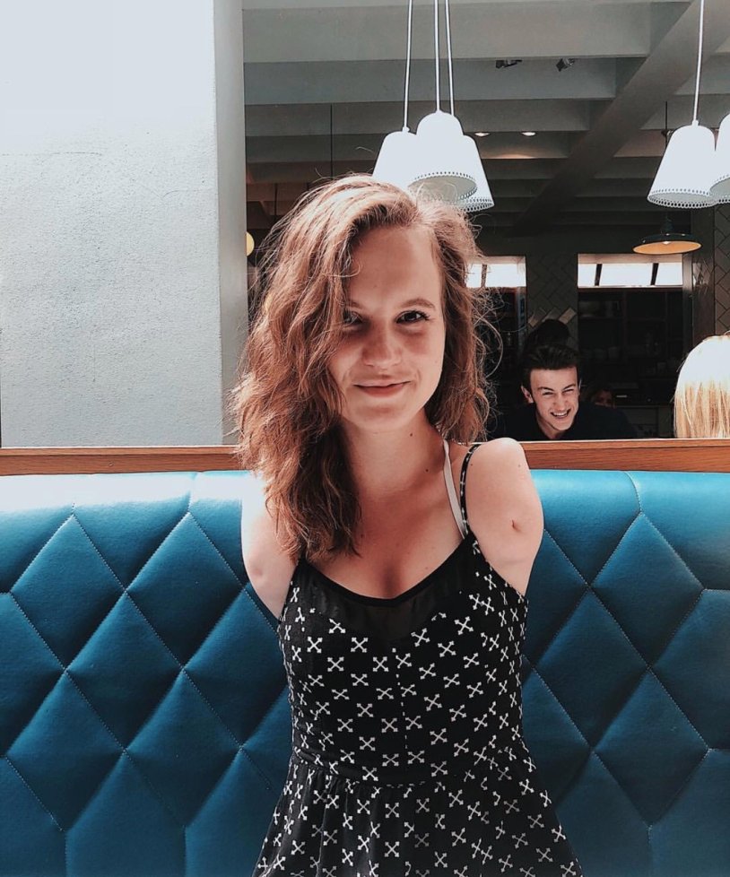 Girl Inga without hands