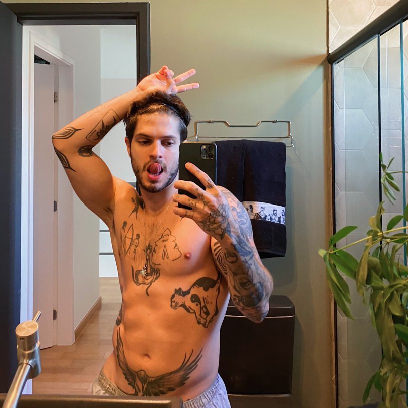 Aron Piper Naked in the series Lessellage after you