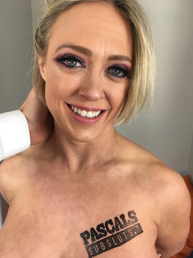 Dee Williams in the Sex0 Hospital