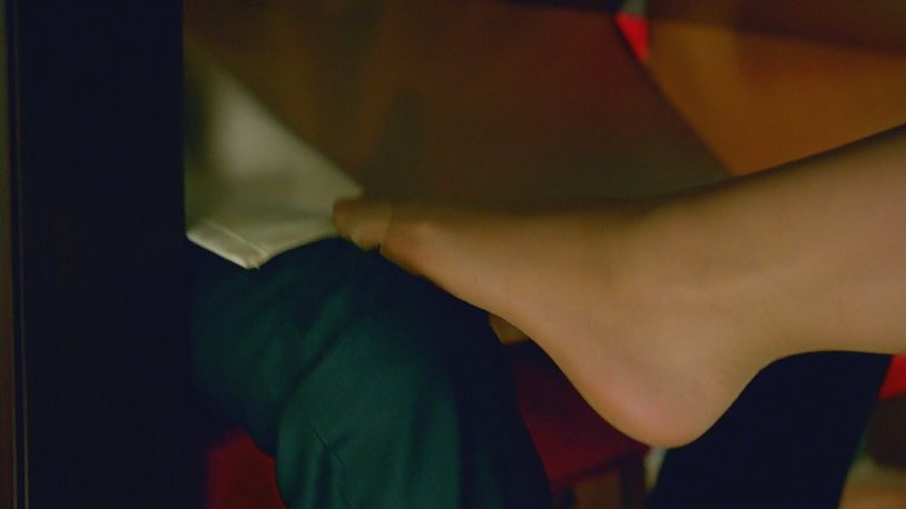 Elena Ksenofontova legs Hotel Eleon