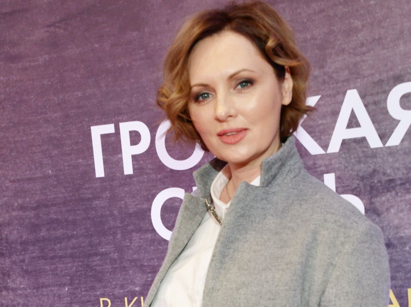 Drill of ordinary girls