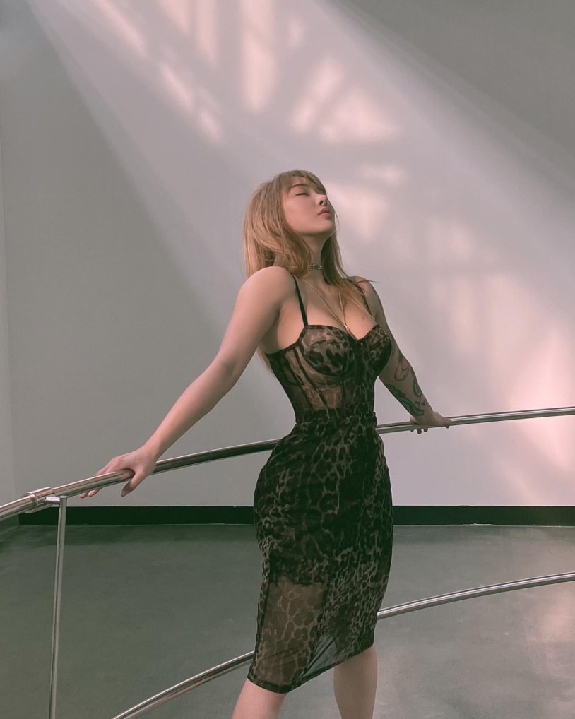 Songyuxin_hitomi large