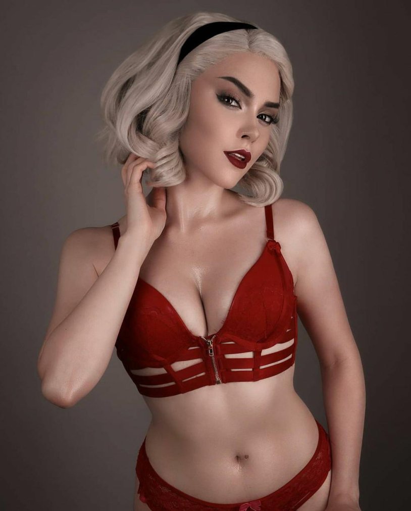 Ciri Cosplay Ilona Bugaeva