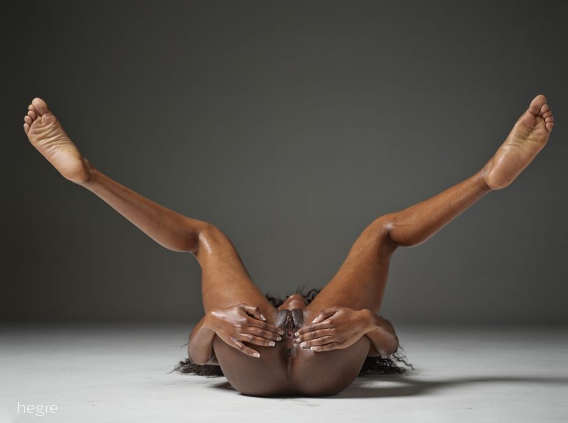 Clau Nude in look at me - free hegre art picture galllery at elite babes anal