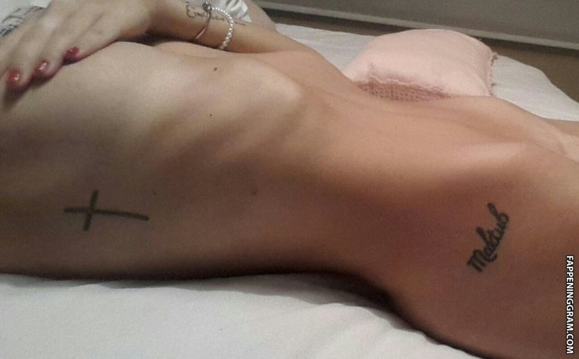 Andrea Valdirisos naked