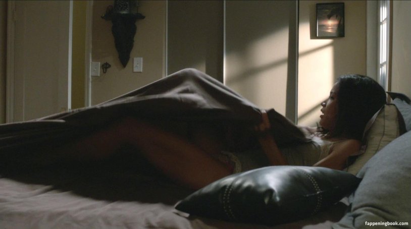 Jessica Parker Kennedy black sails naked