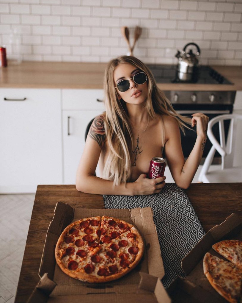 Alina Tapilina chest