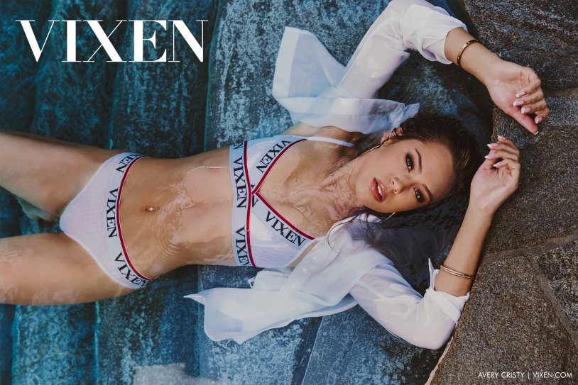 Alina Lopez Snegurochka