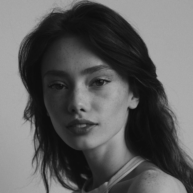 Daria Petrozhitskaya in the series Papik