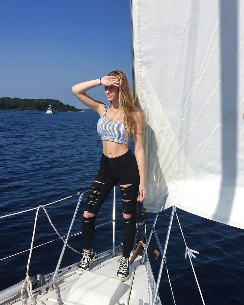 Sofia Diamant naked without clothes