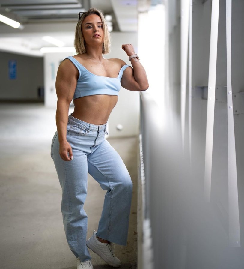 Melinda Lindmark biceps