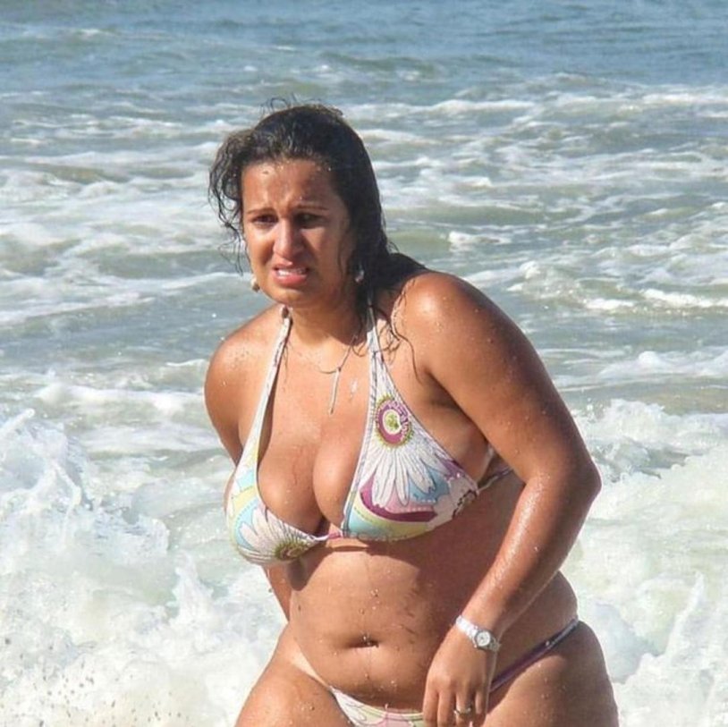 Helga Snokety 2018 swimsuit