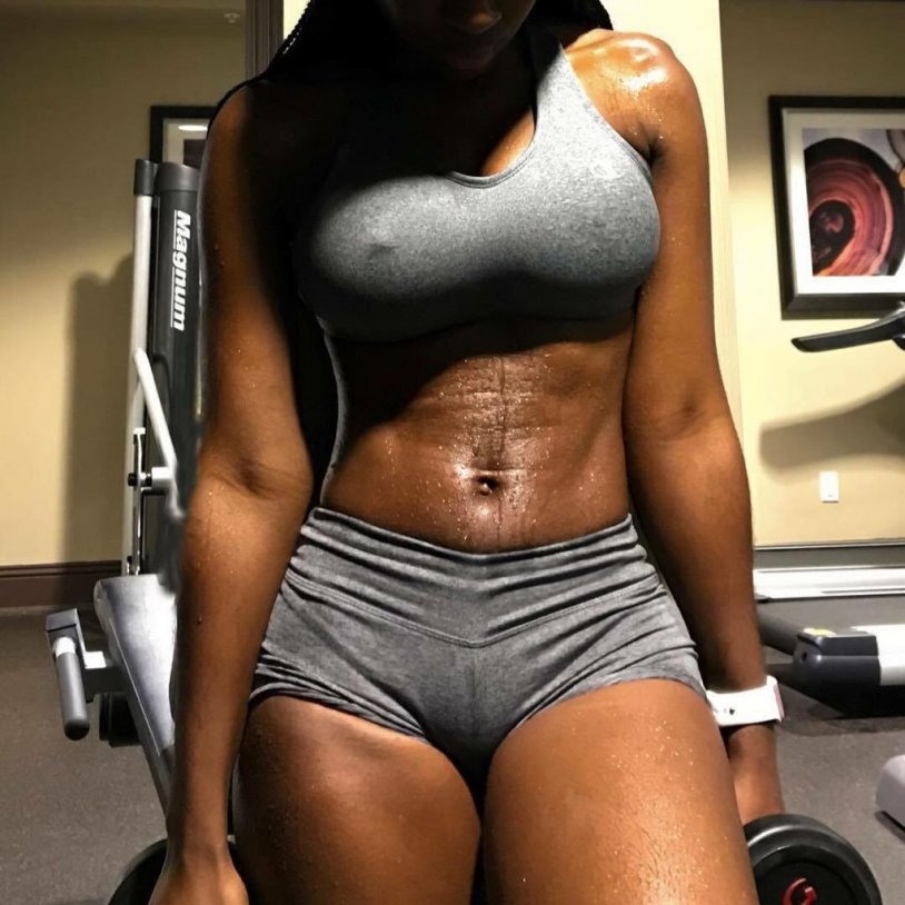 Model Big Black Ebony