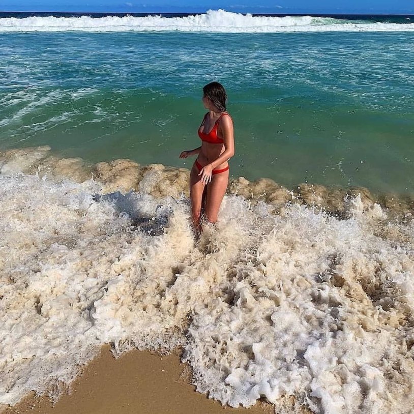 Sofia Reyes on the beach