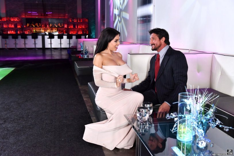 Traverse Bainon - Australian Hugh Hefner