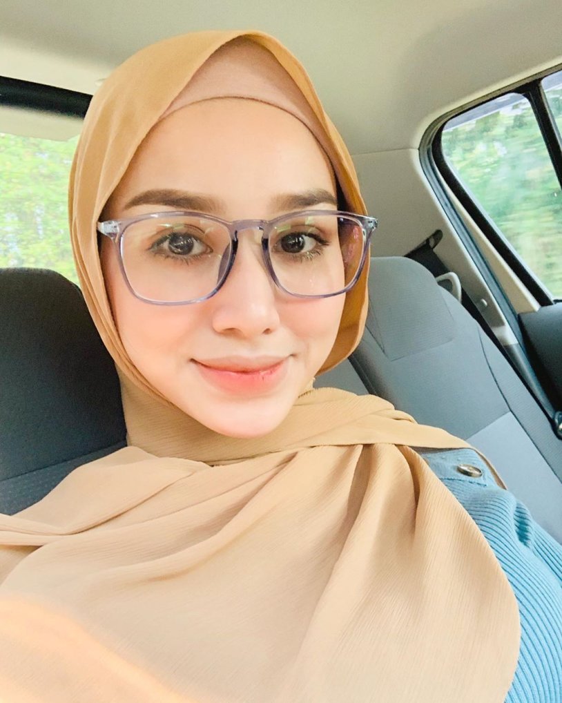 Melayu Fazryn Eryyn Pamer Anus Awek Tudung Melayu XXX