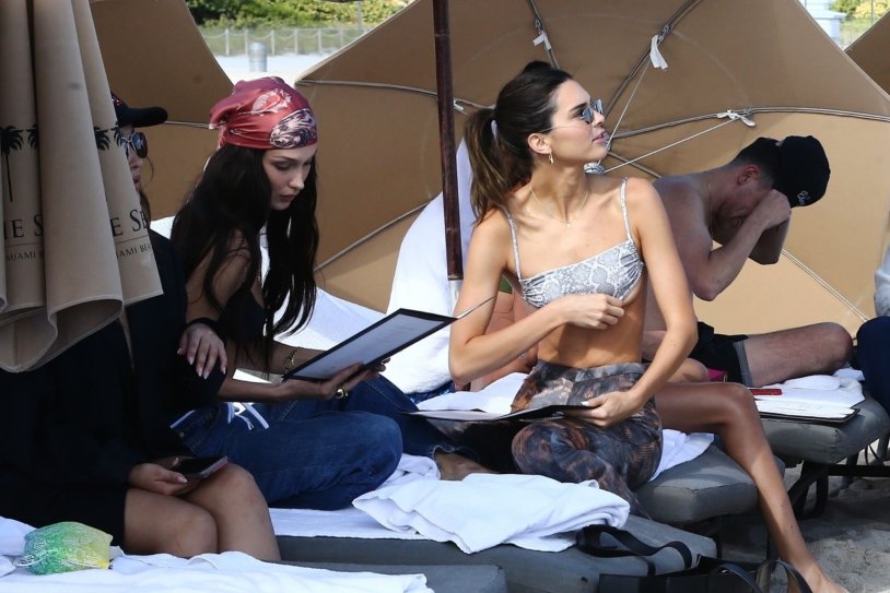 Kylie and Kendall Jenner hot