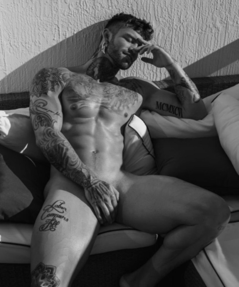 Model Dustin McNire Penis xxx