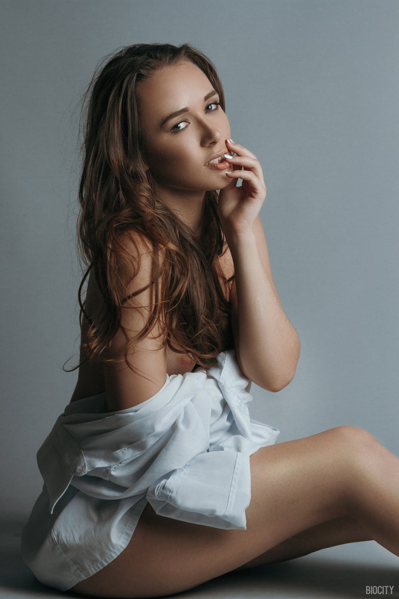 Silver Model Marisol