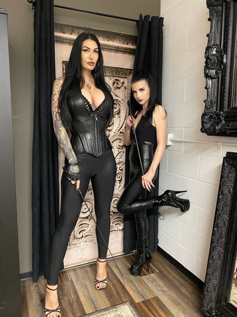 Dominatrix Emma Kolomenskaya