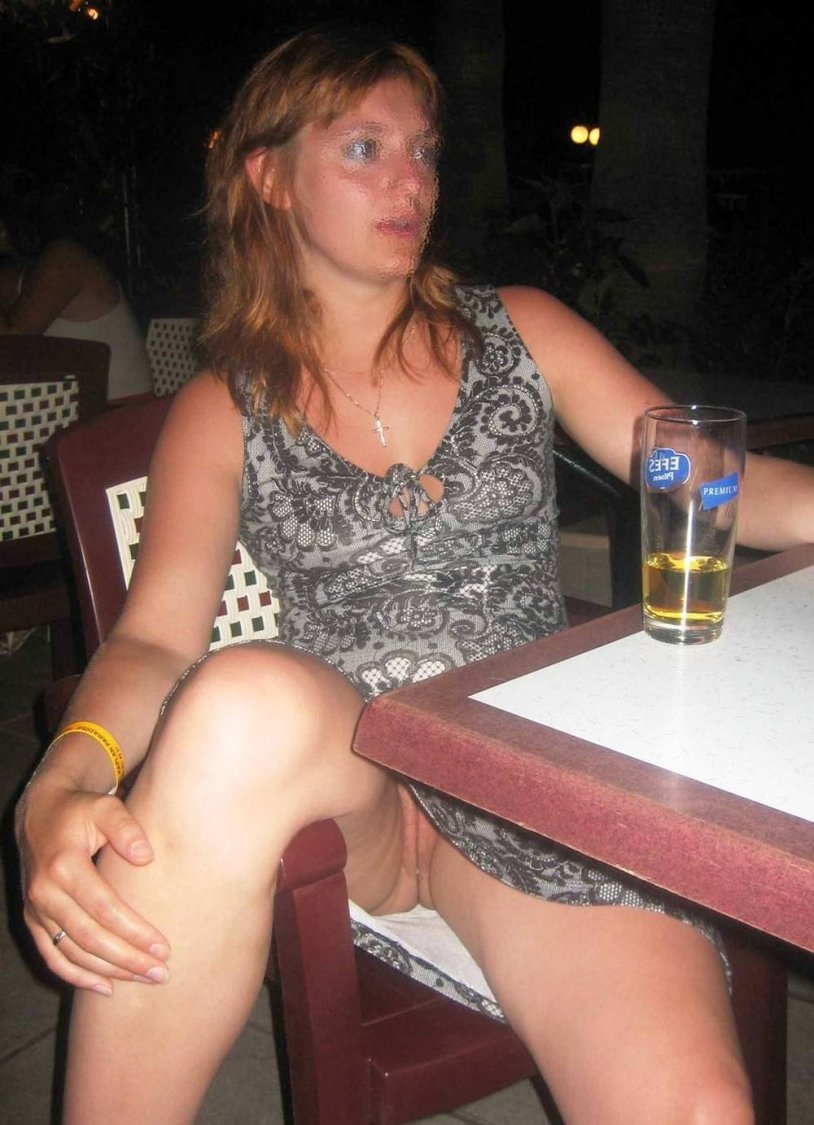 Girls without panties under a skirt