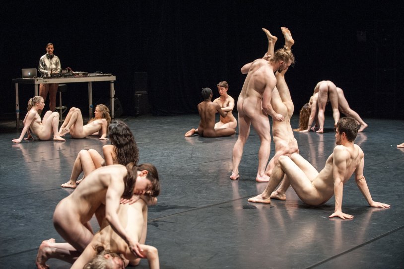 Performance Naked Theater