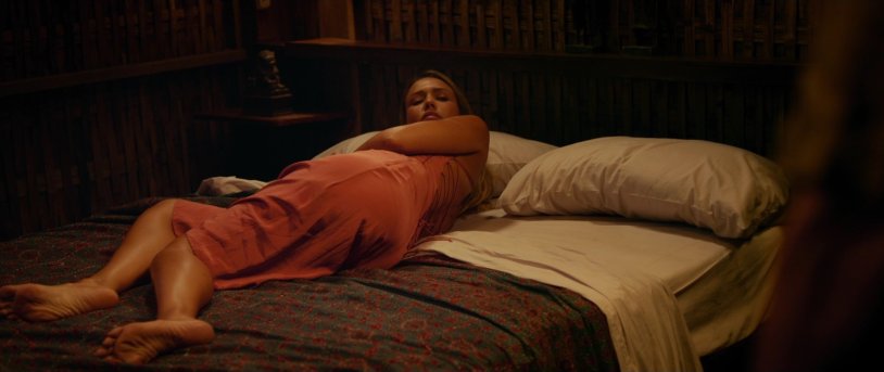 Jessica Alba in the film mechanic resurrection