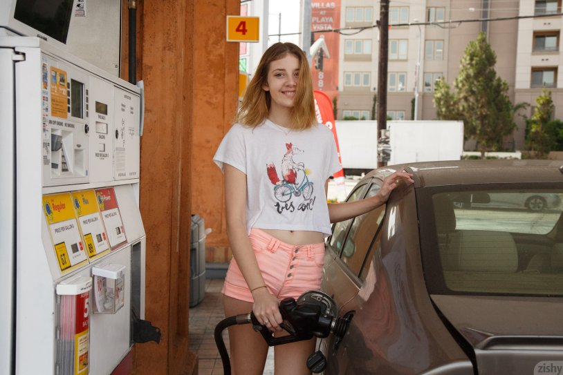 Model: Sloan Kendricks