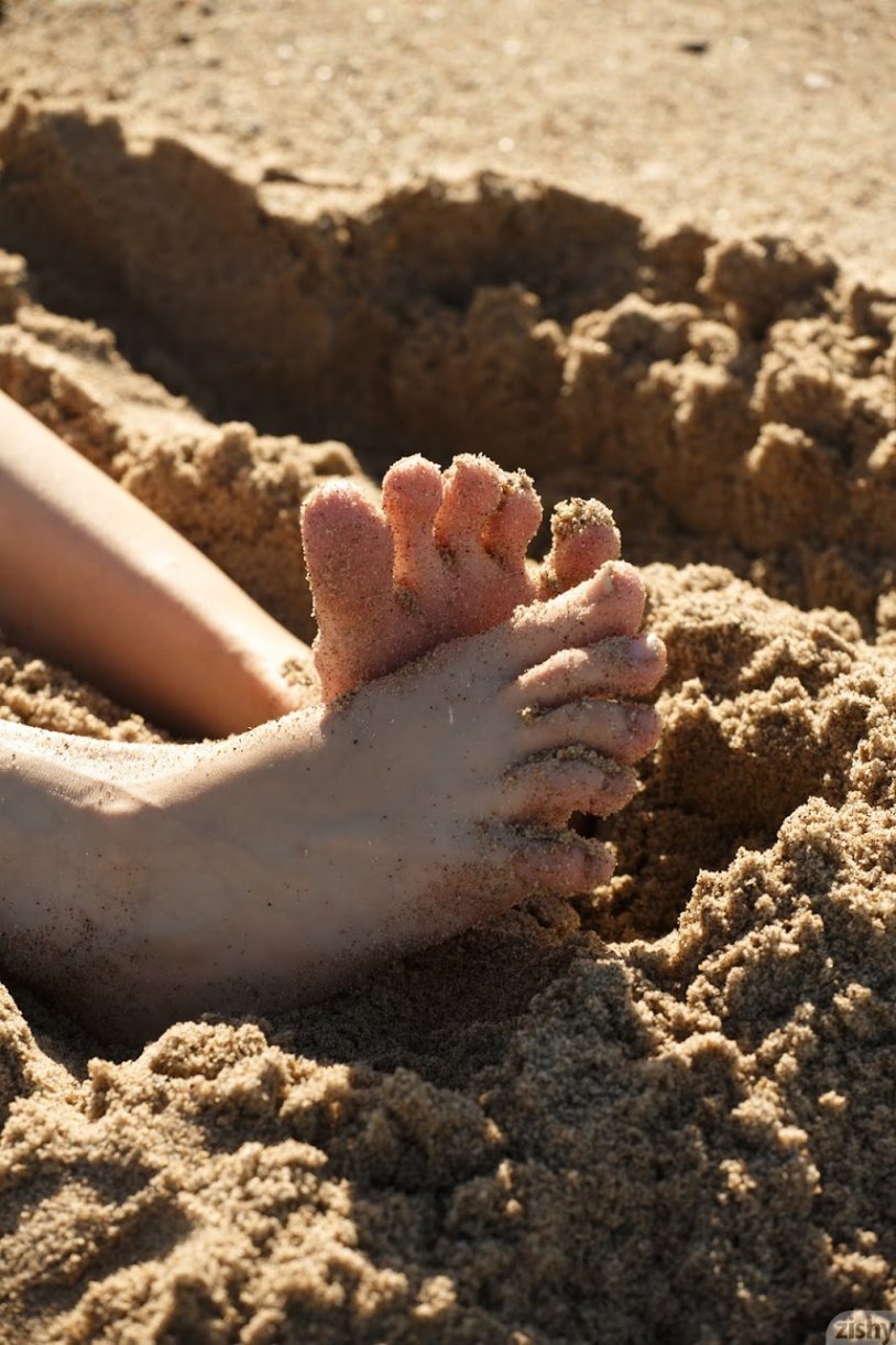 Model: Sloan Kendricks