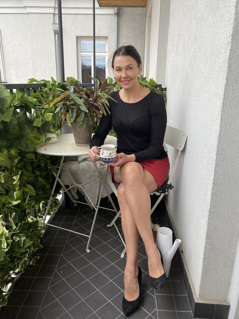 Anna Popeck in a swimsuit