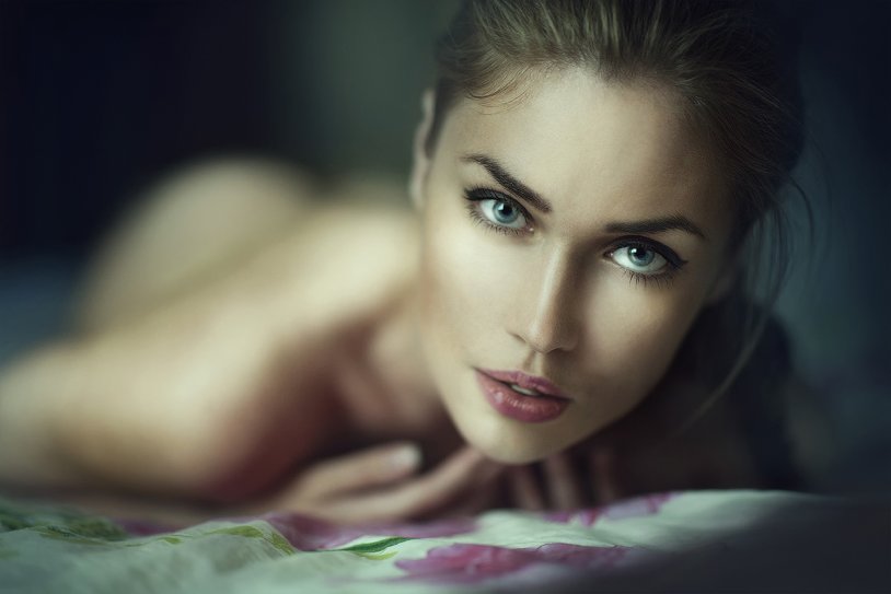 Ekaterina Khomchuk in underwear series street