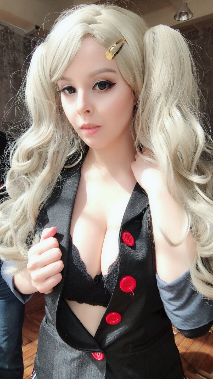 Helly Valentine Plum with Patreon