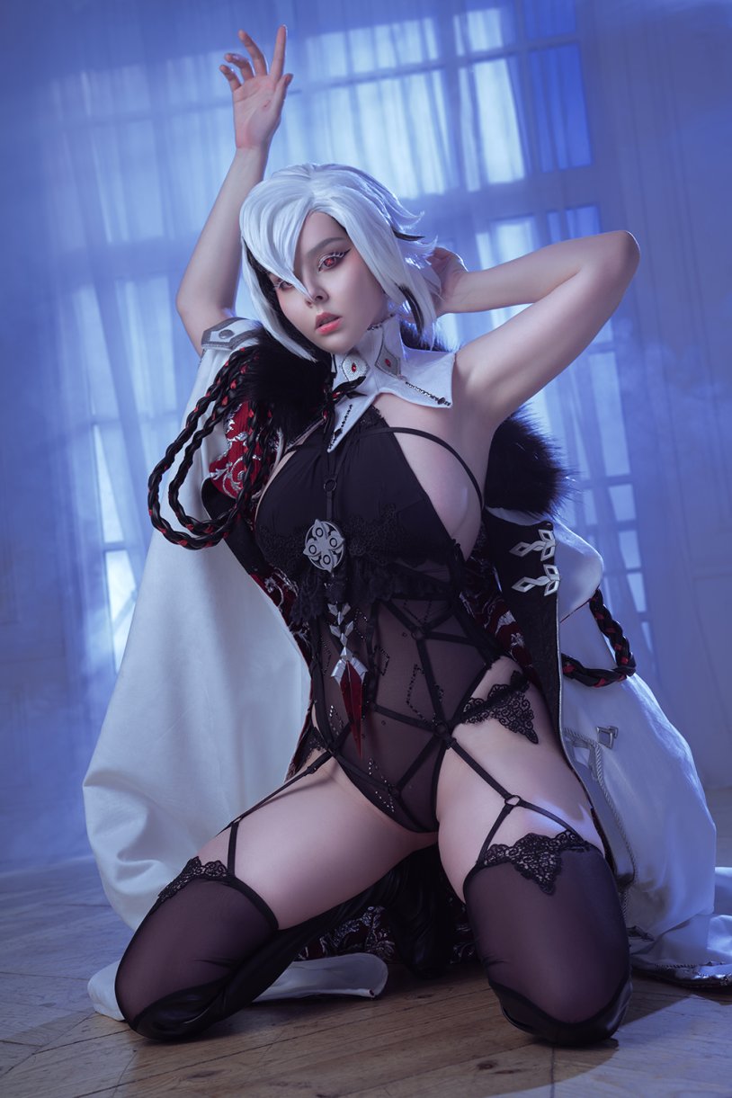 Helly Valentine (Helly Valentine)