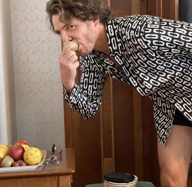 Pedro Pascal Paparazzi