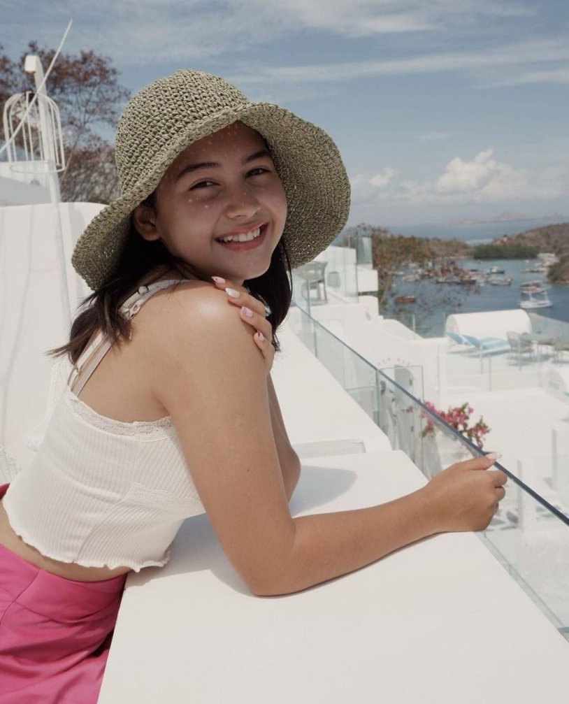 Sandrinna Michelle 4K Gallery