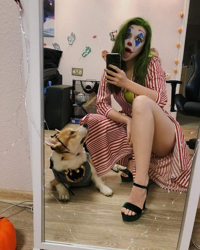 Girls in short shorts