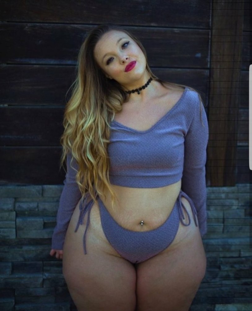 Amanda Lemos model plus saz