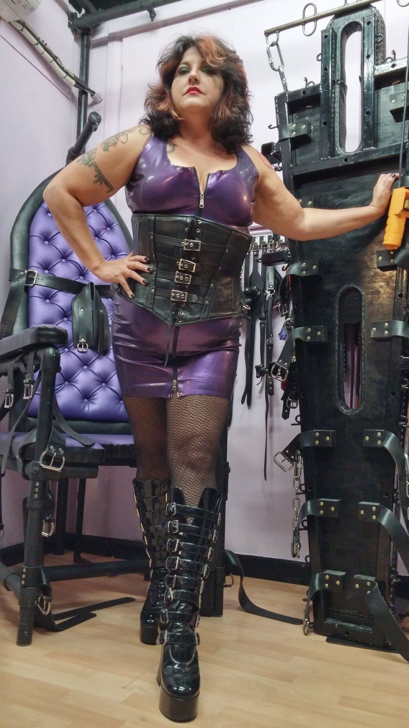 Stunning old woman Gilf