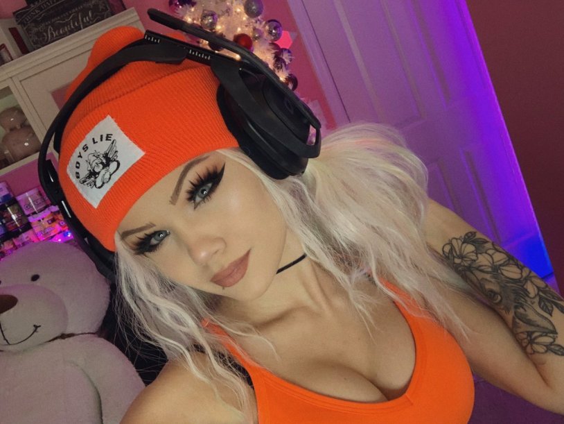 Ksenia Samoilenko model